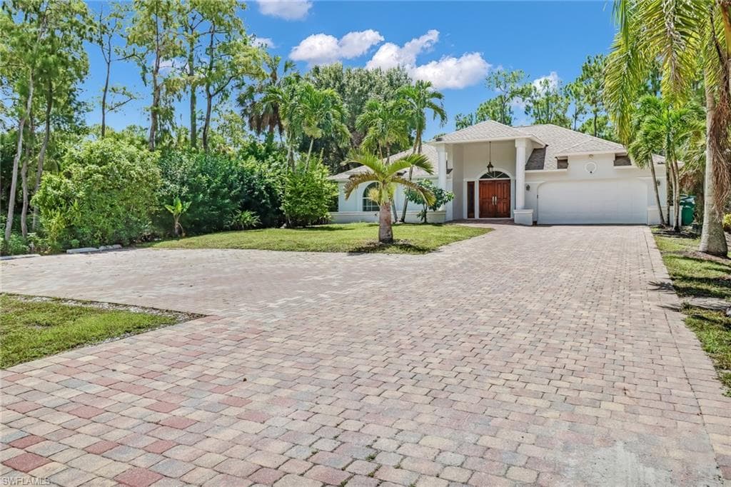 4540 Pine Ridge RD NAPLES, FL 34119