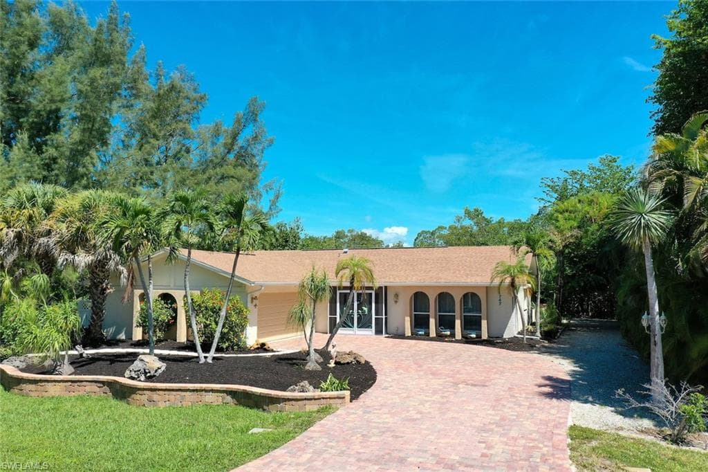 1747 Serenity LN SANIBEL, FL 33957