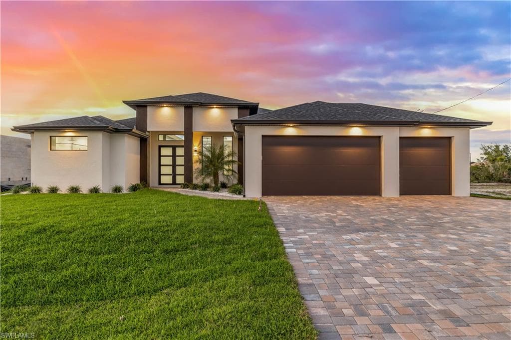 2517 Diplomat PKWY W CAPE CORAL, FL 33993