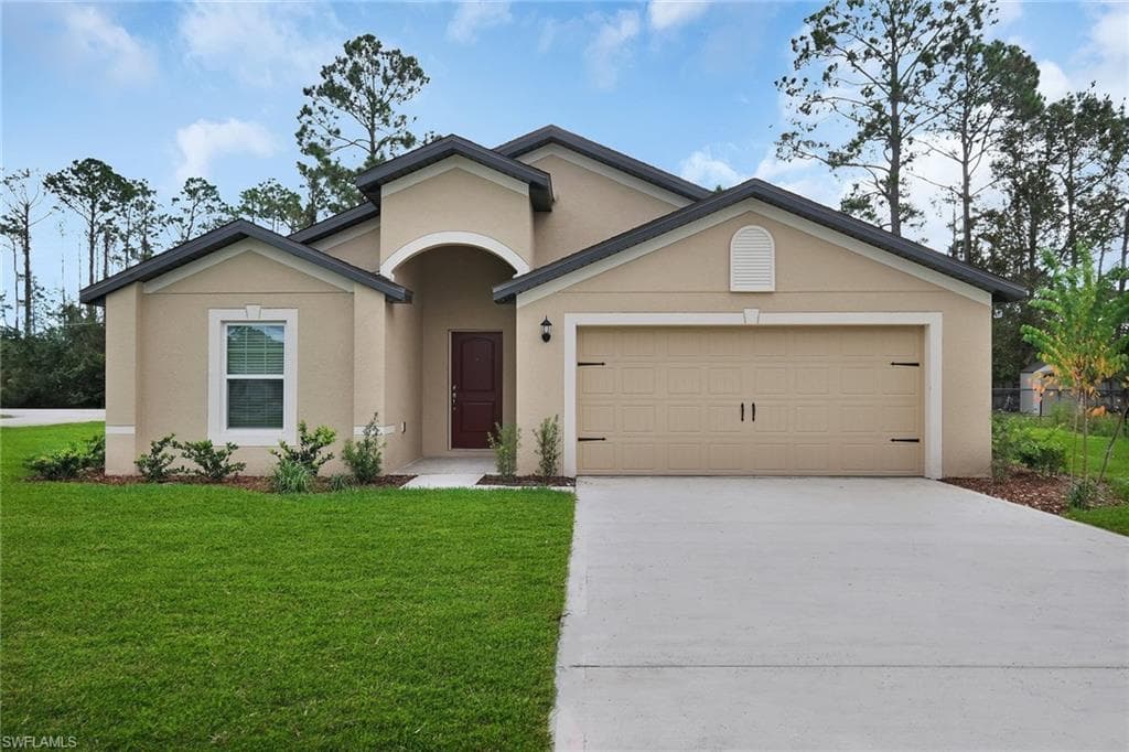 152 Yager CIR FORT MYERS, FL 33913