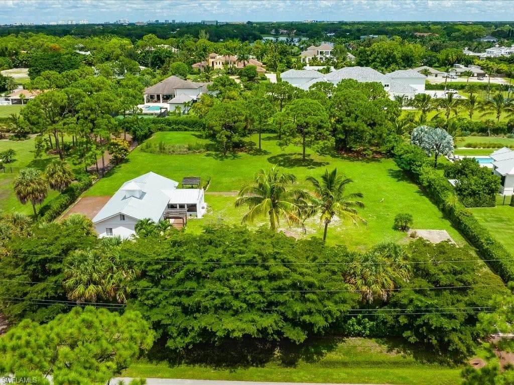 153 NORTH ST NAPLES, FL 34108