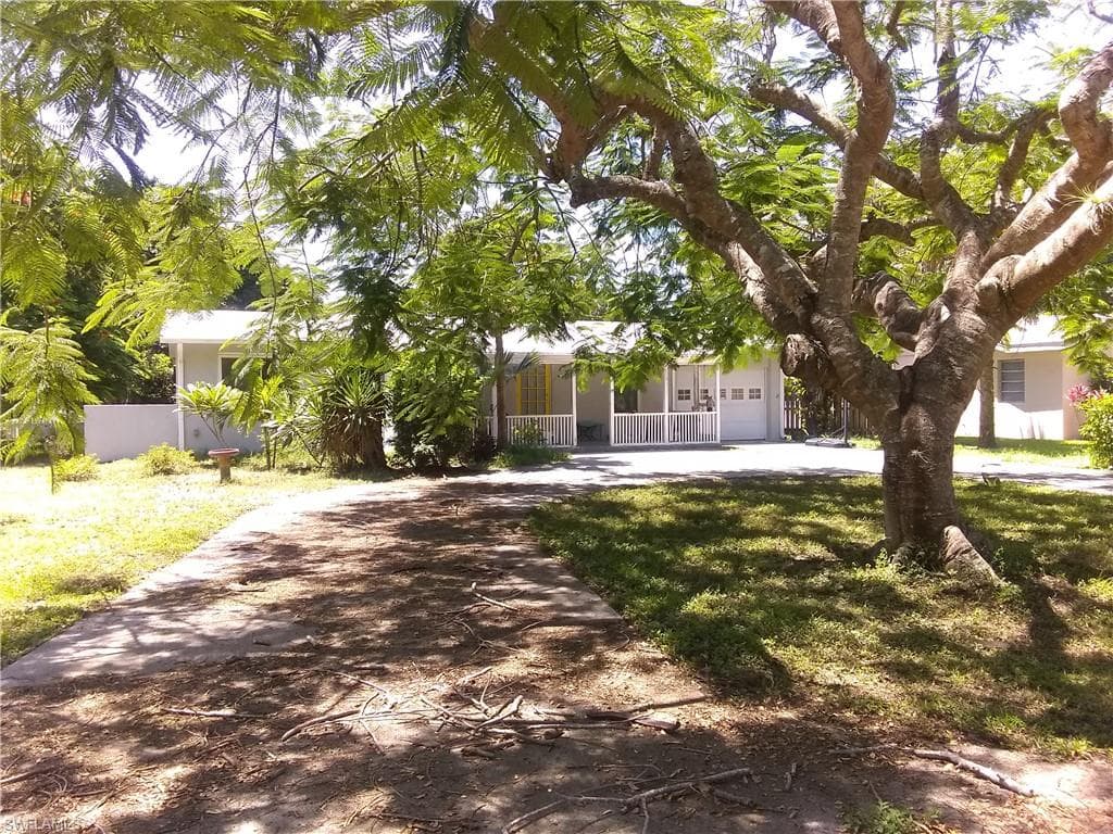 1227 11th ST N NAPLES, FL 34102
