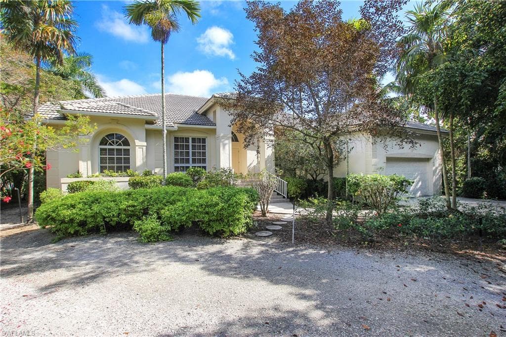 641 Lake Murex CIR SANIBEL, FL 33957