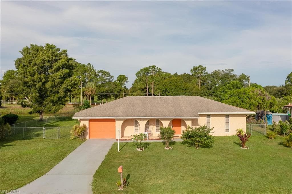 240 Ground Dove CIR LEHIGH ACRES, FL 33936