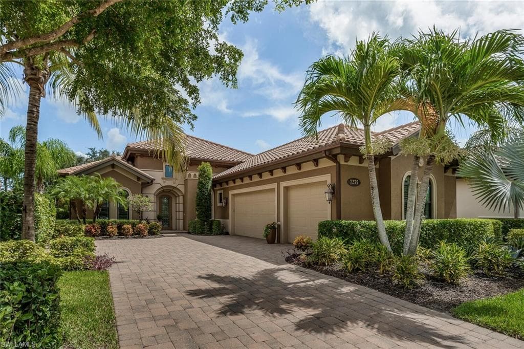 7275 Lantana CIR NAPLES, FL 34119