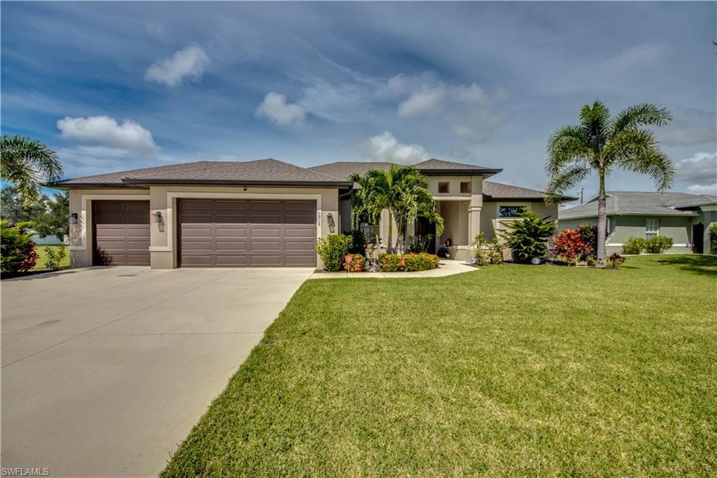 1916 SE 8th PL CAPE CORAL, FL 33990