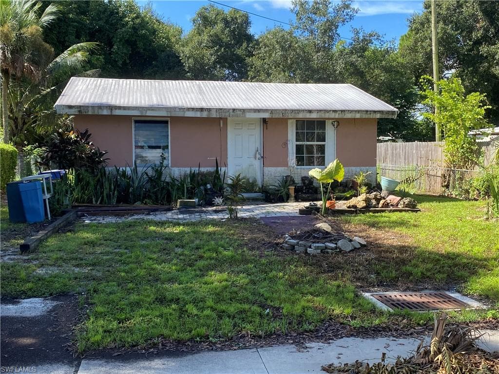 455 Clark ST NORTH FORT MYERS, FL 33903