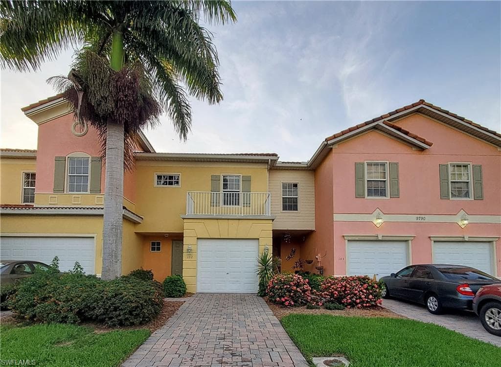 9790 Healthpark CIR 102 FORT MYERS, FL 33908
