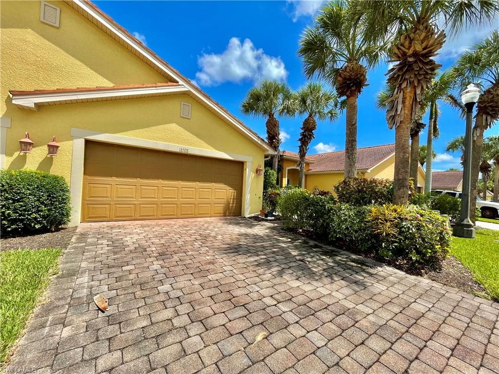 18308 Minorea LN LEHIGH ACRES, FL 33936