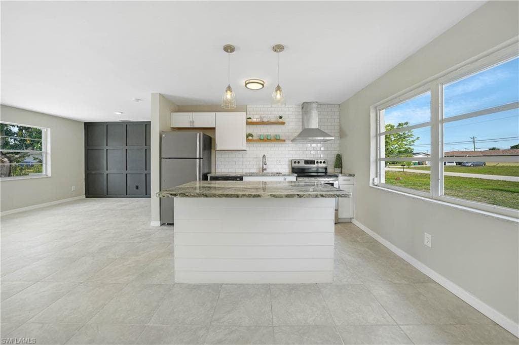 1032 NE Pine Island LN CAPE CORAL, FL 33909