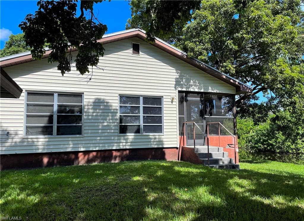 1104 Gulf ST MOORE HAVEN, FL 33471