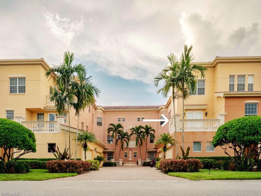 510 Avellino Isles CIR 2202 NAPLES, FL 34119