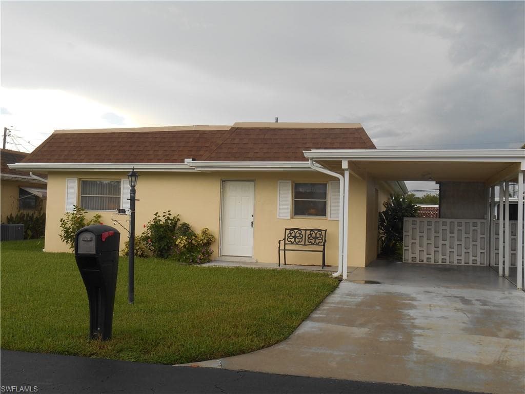 2211 Gardenia WAY LEHIGH ACRES, FL 33936