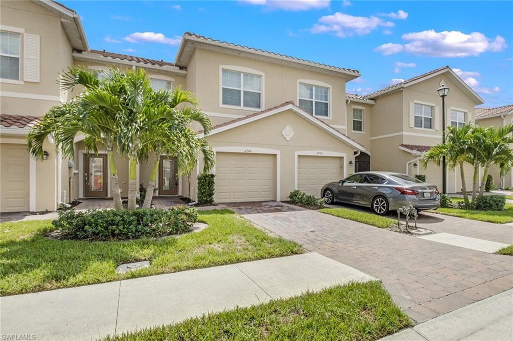 2766 Citrus ST NAPLES, FL 34120