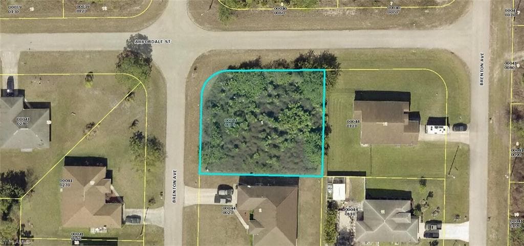 1015 Brenton AVE LEHIGH ACRES, FL 33974