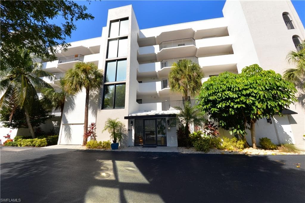 4371 Bay Beach LN 213 FORT MYERS BEACH, FL 33931