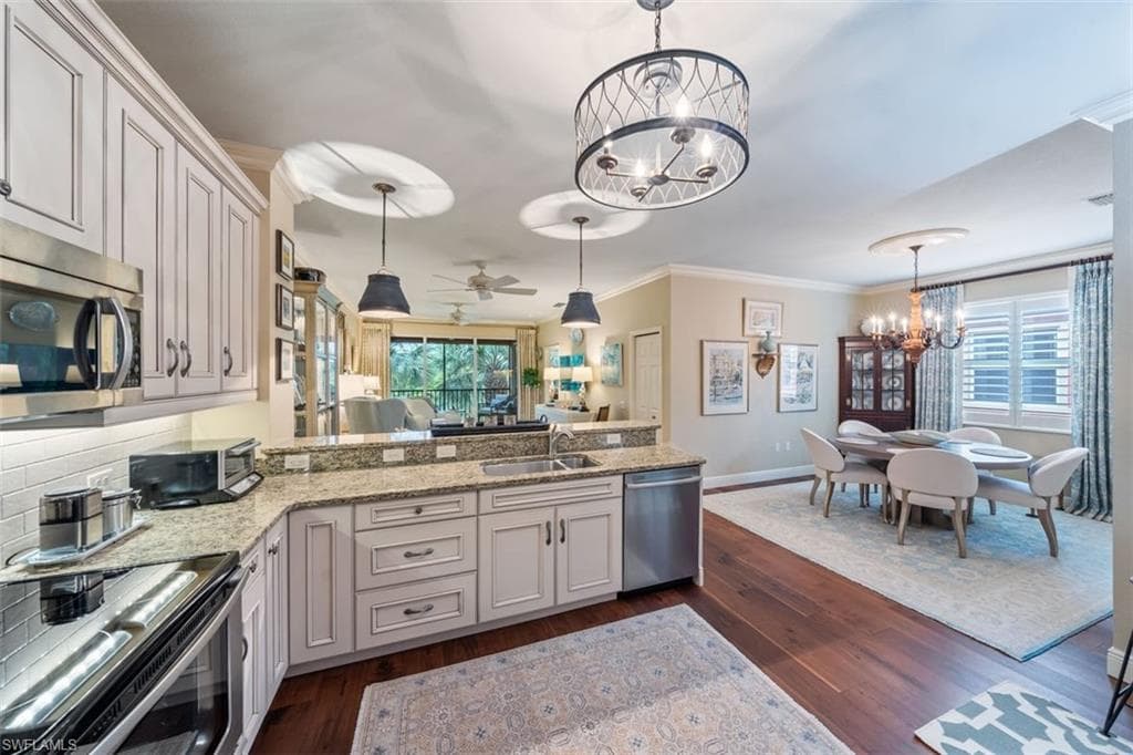 10029 Heather LN 604 NAPLES, FL 34119