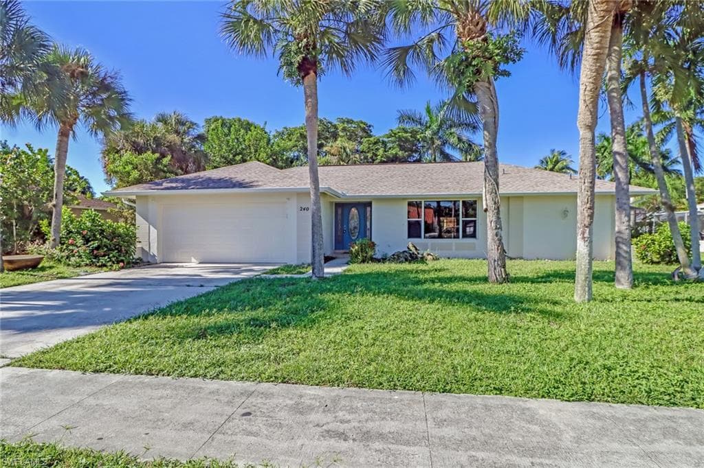 240 Saint Andrews BLVD NAPLES, FL 34113