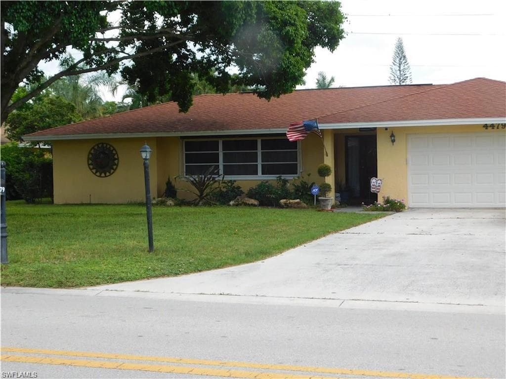 4479 Lakewood BLVD NAPLES, FL 34112