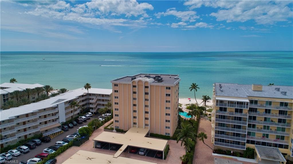 1919 Gulf Shore BLVD N 402 NAPLES, FL 34102