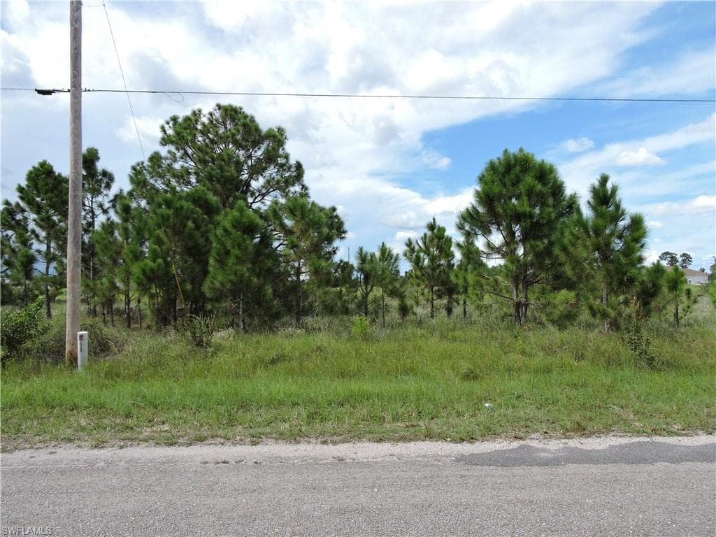 833 Newell ST E LEHIGH ACRES, FL 33974