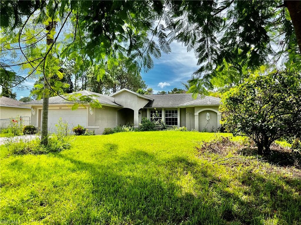 5005 3rd ST W LEHIGH ACRES, FL 33971