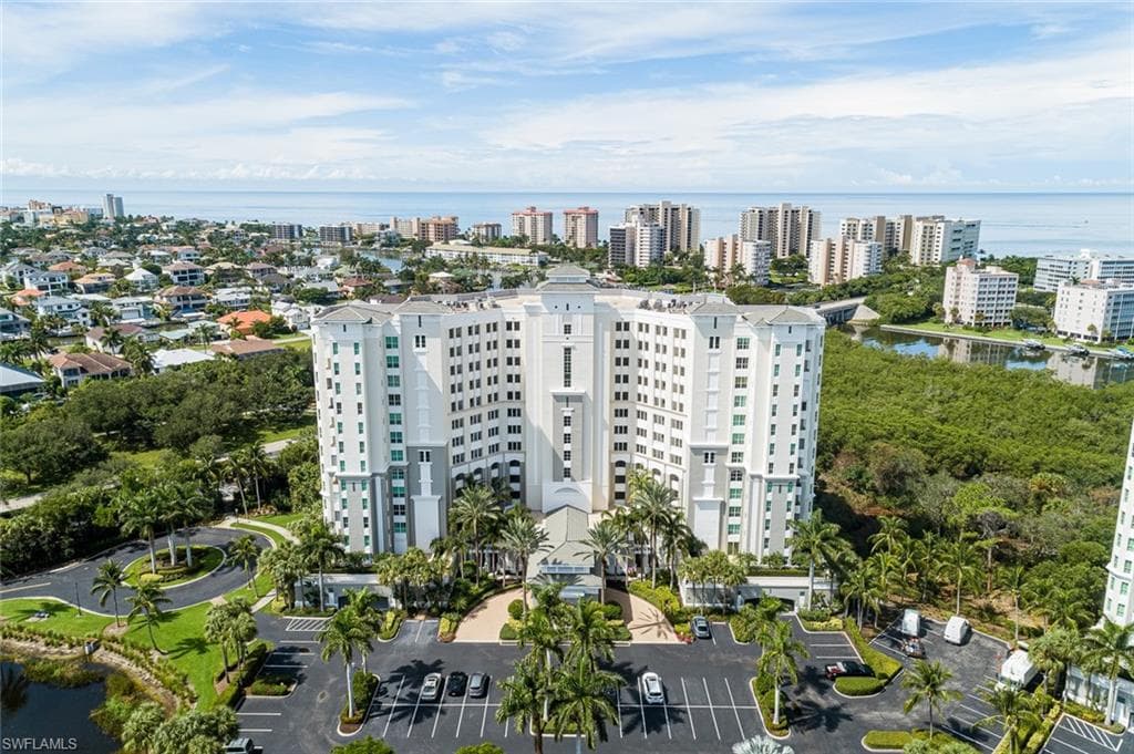 300 Dunes BLVD 202 NAPLES, FL 34110