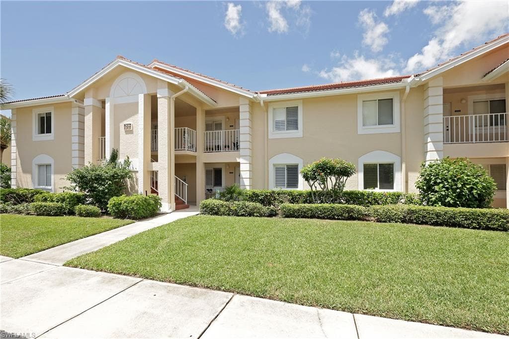 7836 Emerald CIR H-102 NAPLES, FL 34109