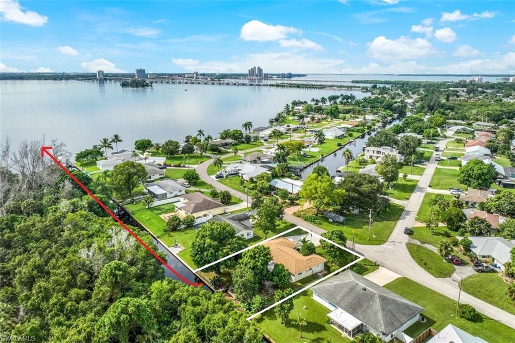 1340 Harbor View DR NORTH FORT MYERS, FL 33917
