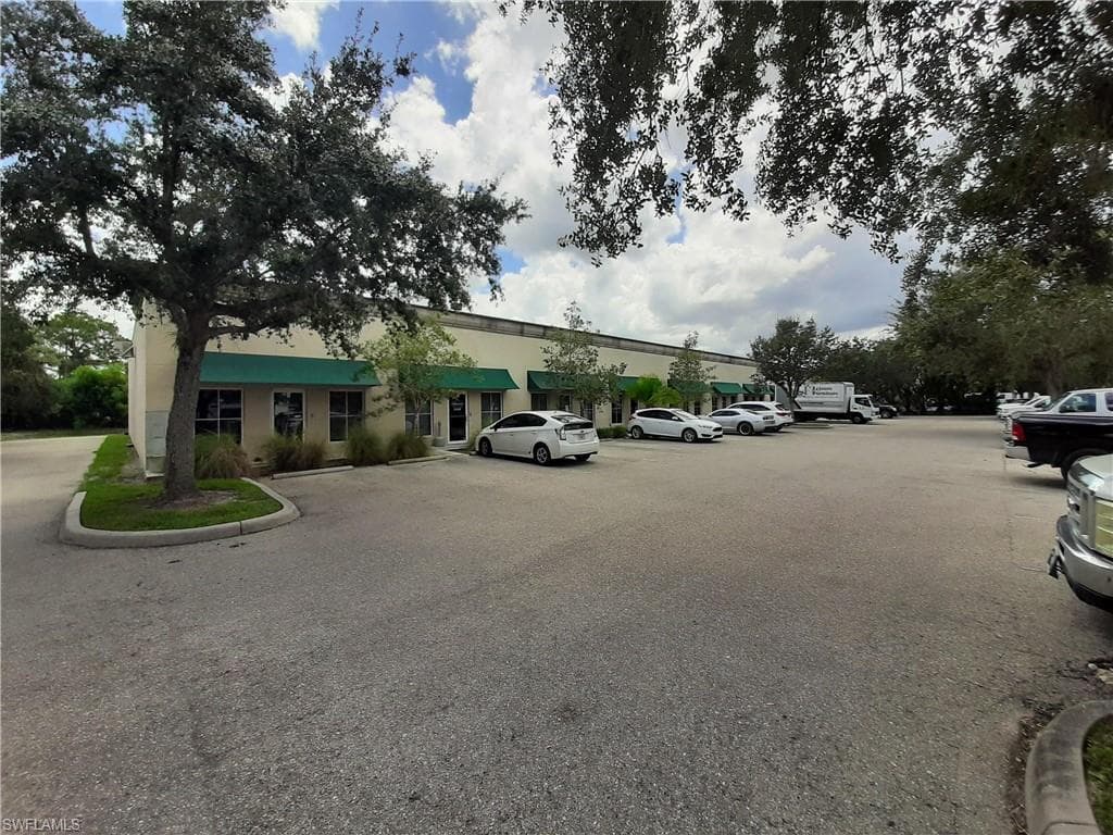1076 Business LN 2 NAPLES, FL 34110