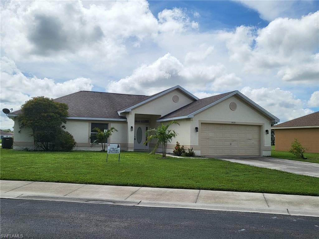 8010 Liriope LOOP LEHIGH ACRES, FL 33972