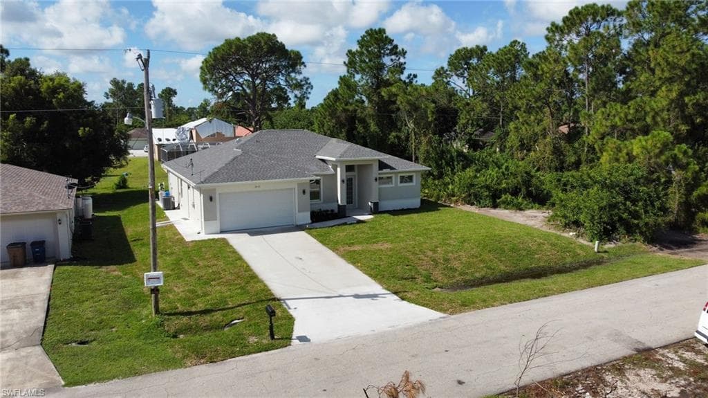 2611 16th ST W LEHIGH ACRES, FL 33971