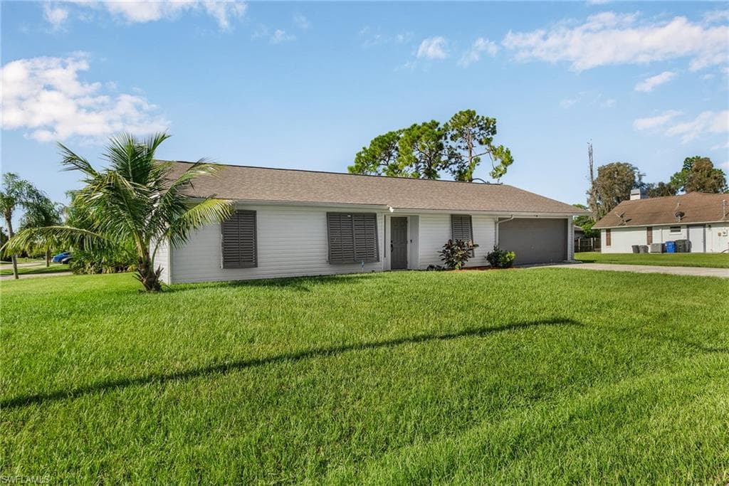 8160 Winged Foot DR FORT MYERS, FL 33967