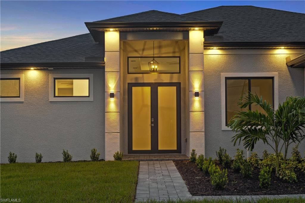 624 1st LN CAPE CORAL, FL 33993