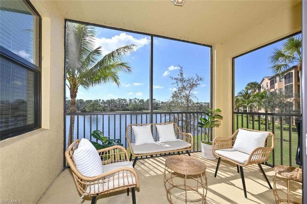 9727 Acqua CT 427 NAPLES, FL 34113