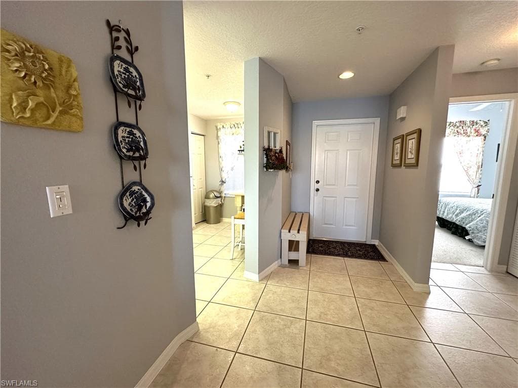 6670 Huntington Lakes CIR 103 NAPLES, FL 34119