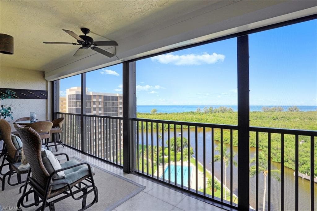 17 Bluebill AVE 1005 NAPLES, FL 34108