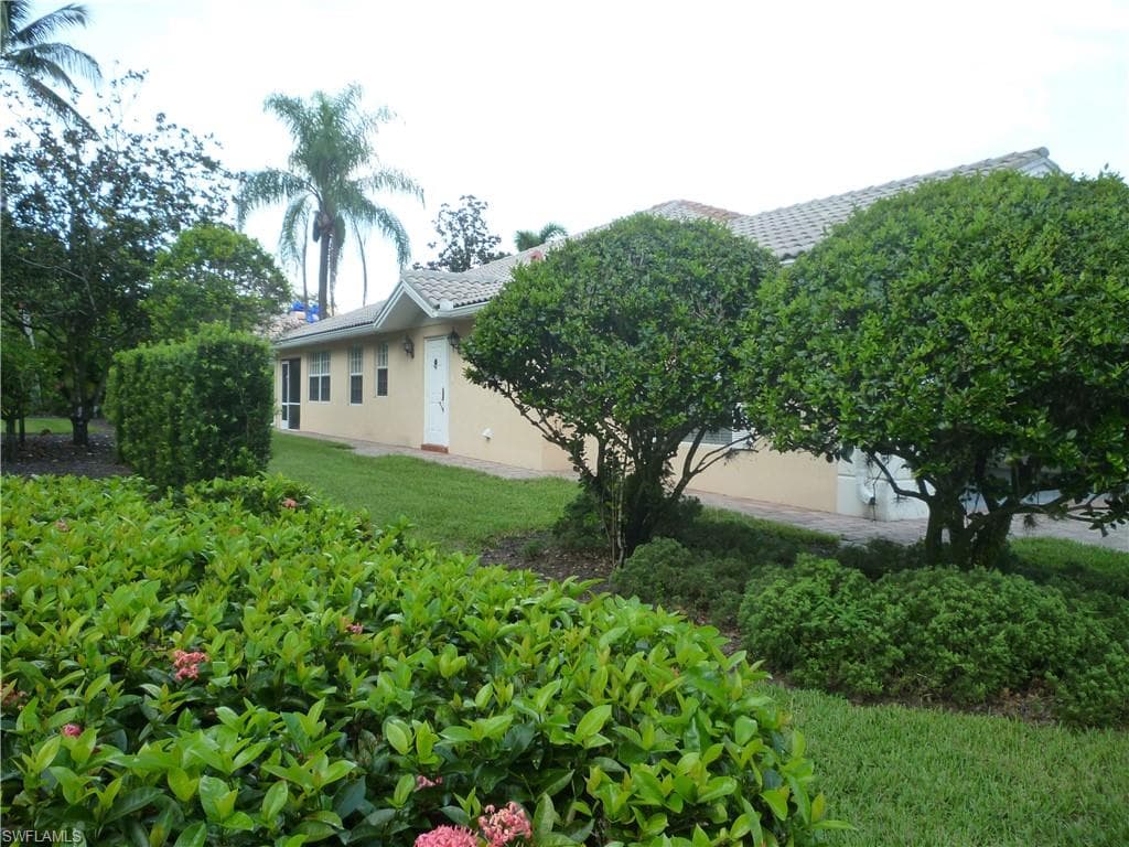 5601 Eleuthera WAY NAPLES, FL 34119