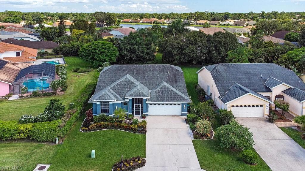 686 Lambton LN NAPLES, FL 34104