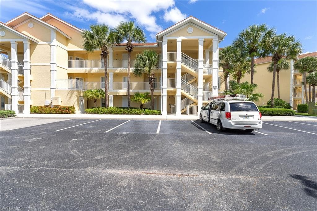 9185 Celeste DR 1-206 NAPLES, FL 34113