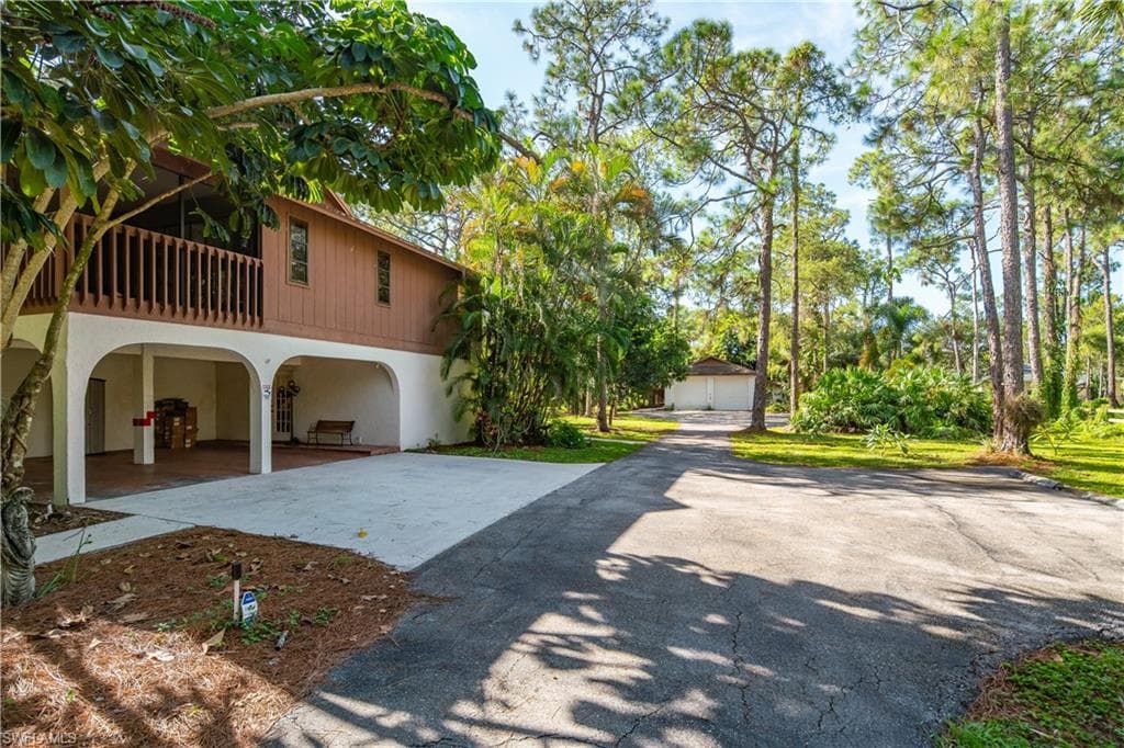 5810 Westport LN NAPLES, FL 34116