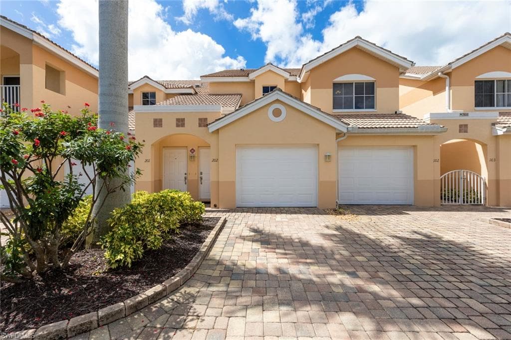 28650 CARRIAGE HOMES DR 202 BONITA SPRINGS, FL 34134