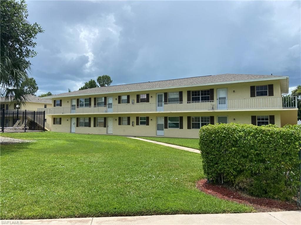 3325 Airport Pulling RD N L3 NAPLES, FL 34105