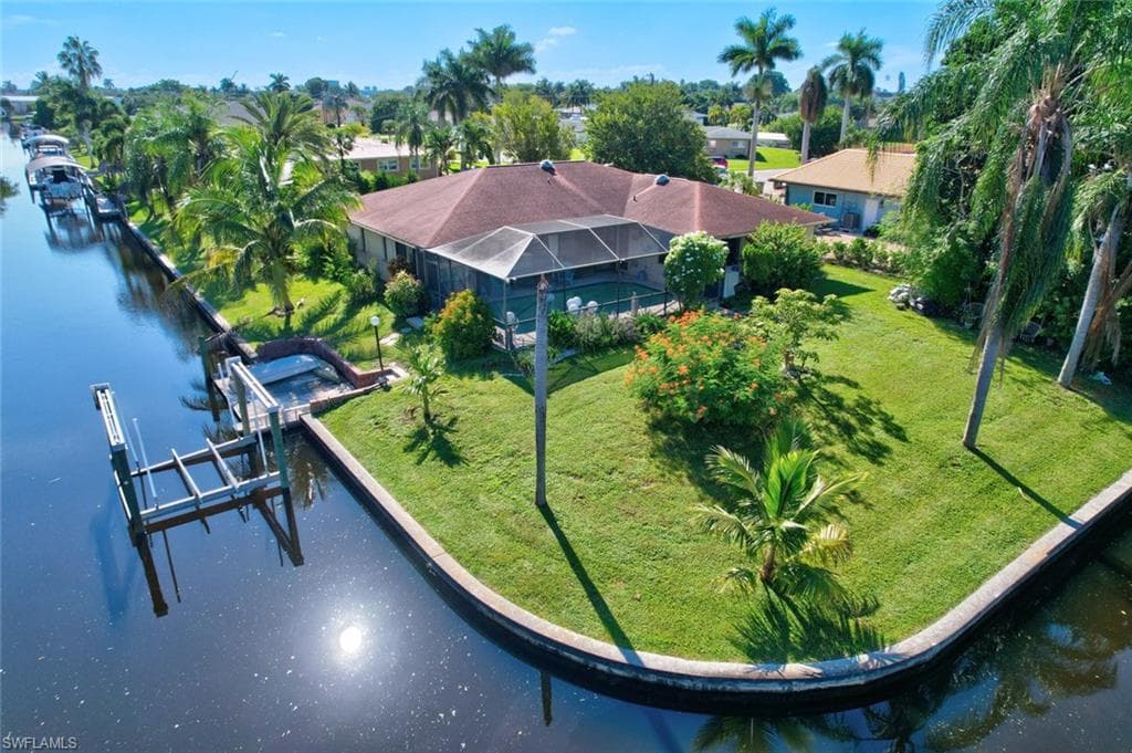 1402 Vendome CT CAPE CORAL, FL 33904