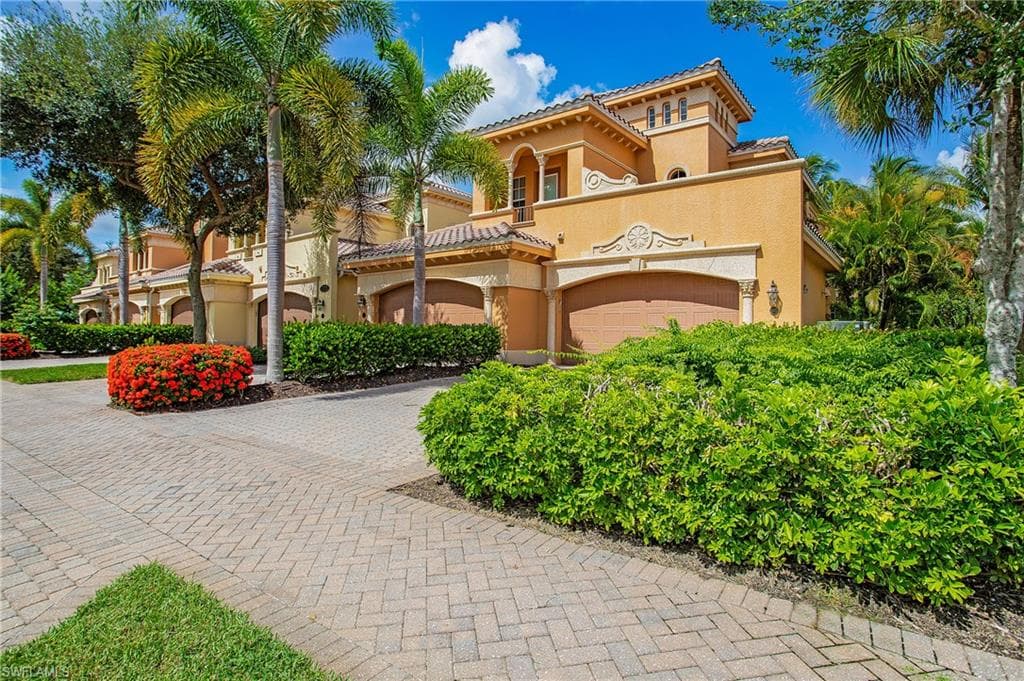 2721 Callista CT 104 NAPLES, FL 34114