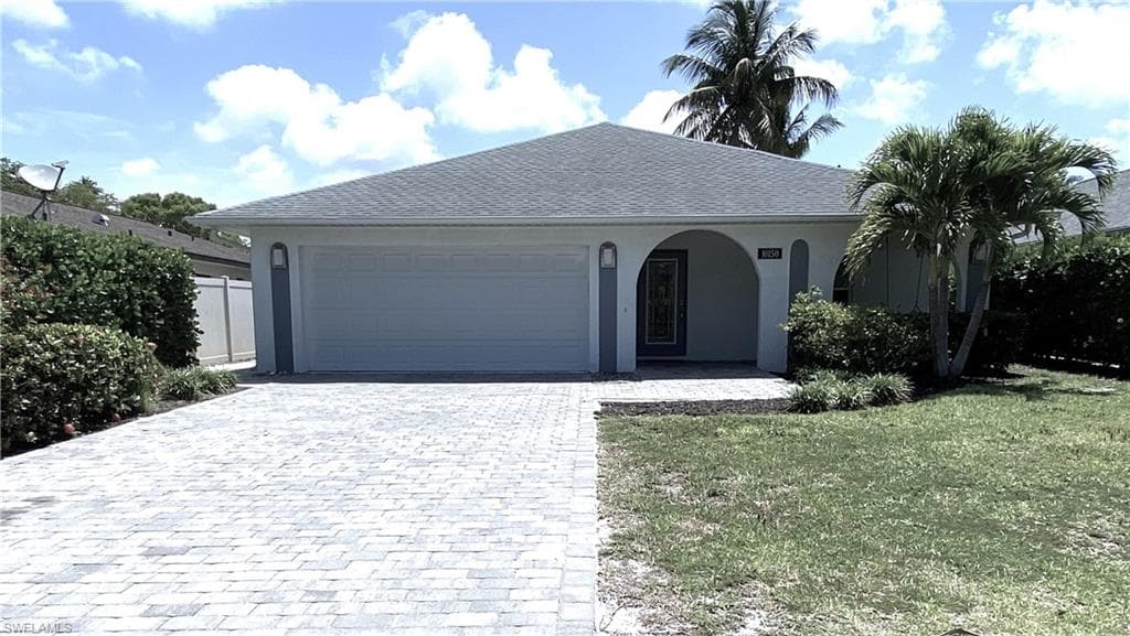 10150 Vanderbilt DR NAPLES, FL 34108