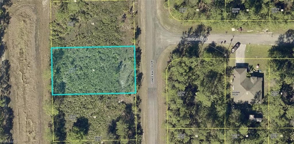 1861 Lindenwood DR LEHIGH ACRES, FL 33972