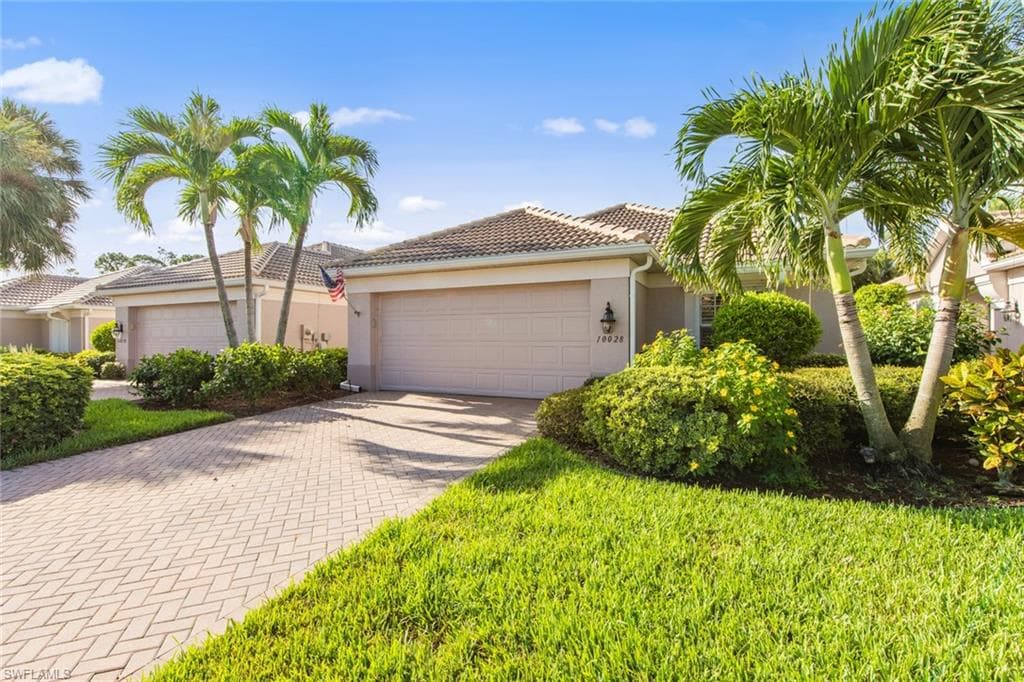 10028 Horse Creek RD FORT MYERS, FL 33913