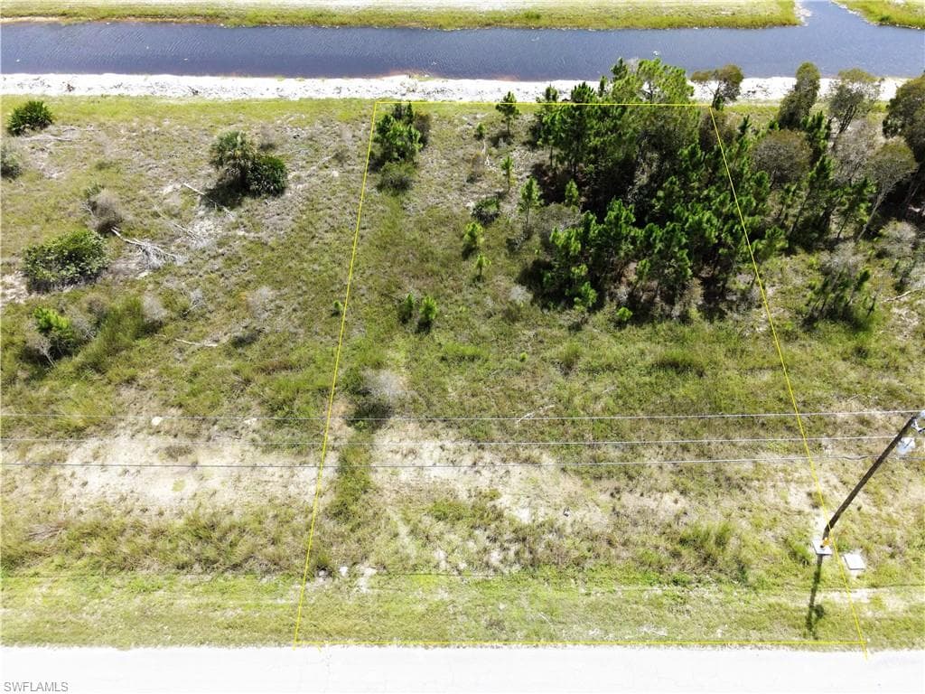 855 Yellowbird DR FORT MYERS, FL 33913