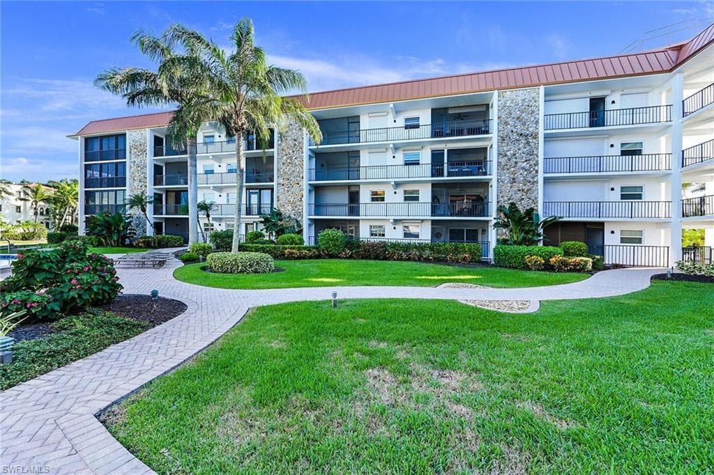 2900 Gulf Shore BLVD N 113 NAPLES, FL 34103